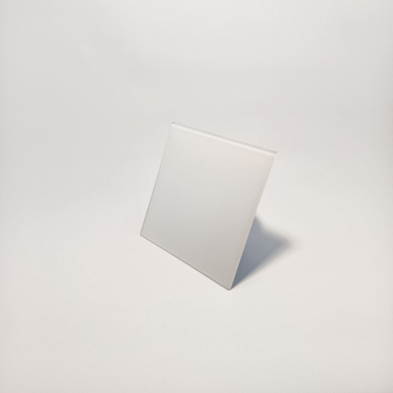 Анемостат со стеклянной внешней частью FOZA D 125 мм. Глянцевое стекло 180х180 мм. Цвет Белый. RAL 9003